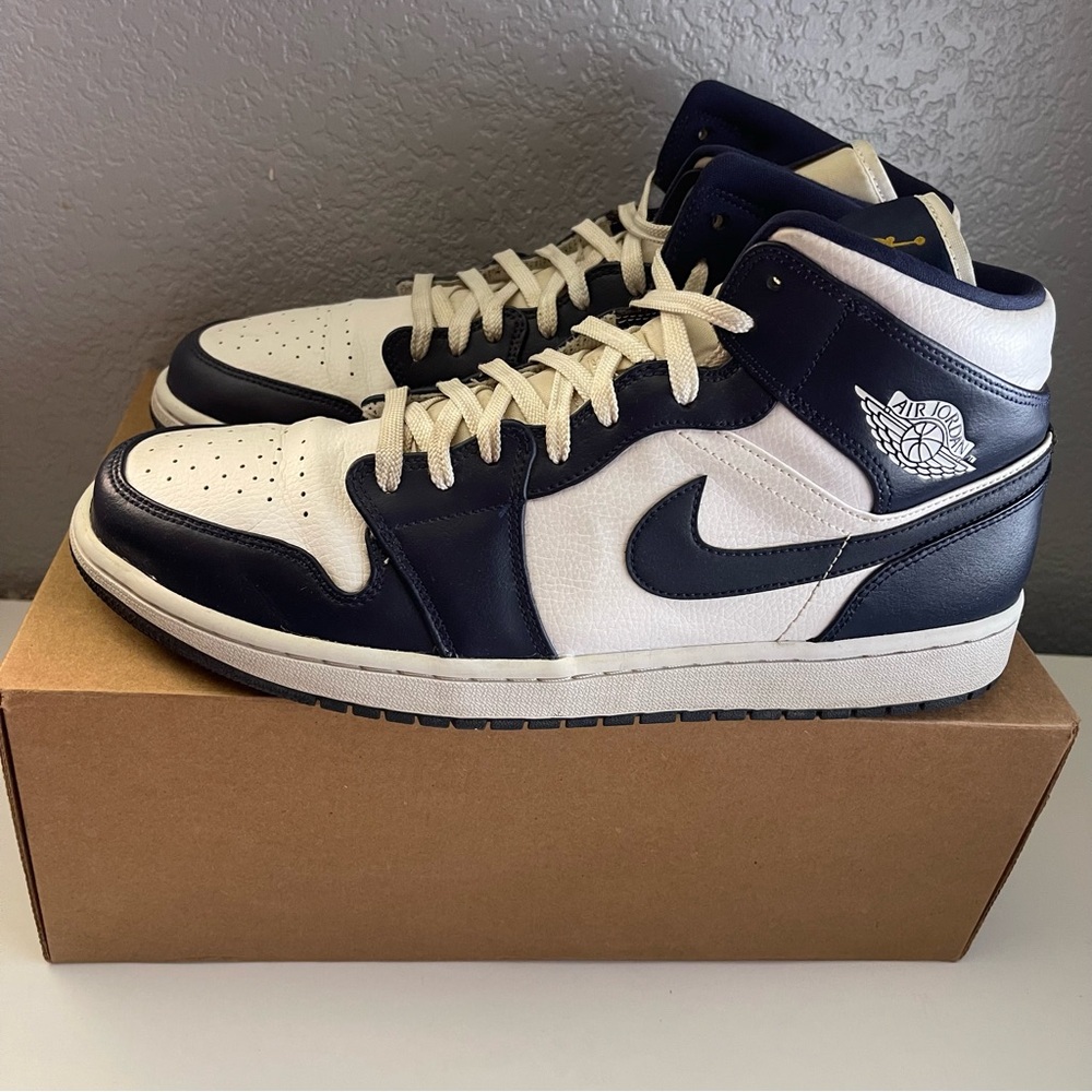 Nike Air Jordan 1 Mid Obsidian 2019 - 554724-174 - Size 13